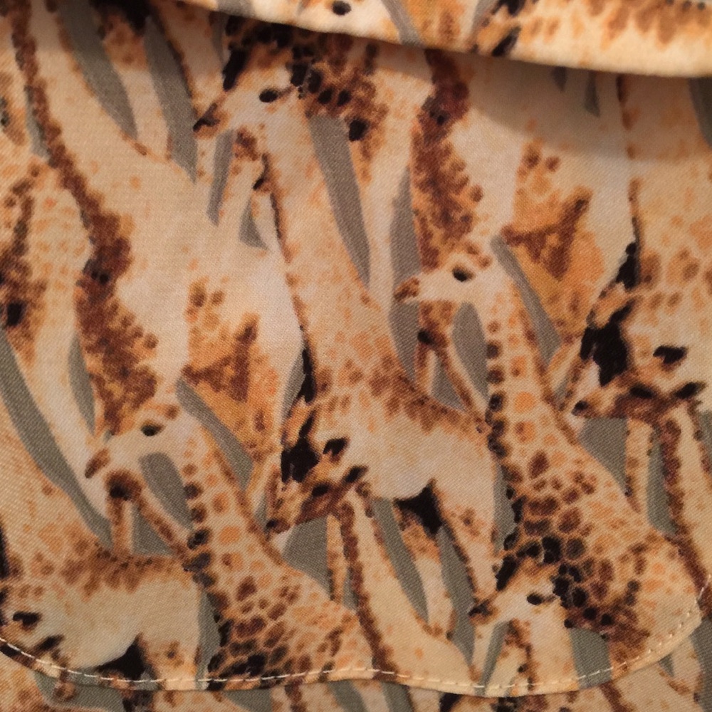 Tommy Hilfiger NWOT Giraffe Print! - Picture 3 of 5